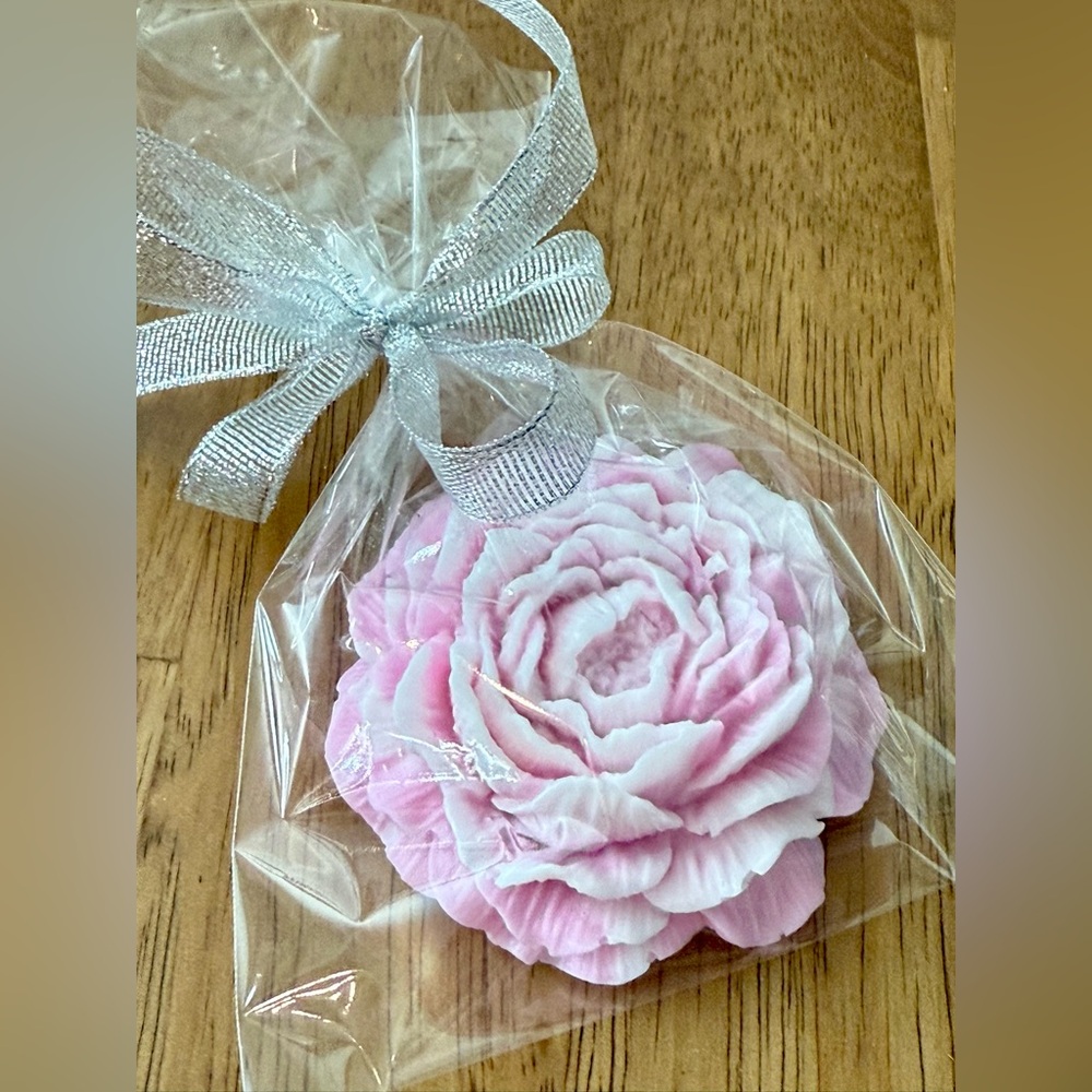 Handcrafted goats milk soap 3oz  vintage glamour